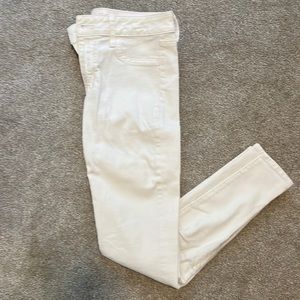 American Eagle White Skinny Jeans Super Stretch